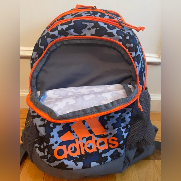 BACKPACK - Picture 2 of 8